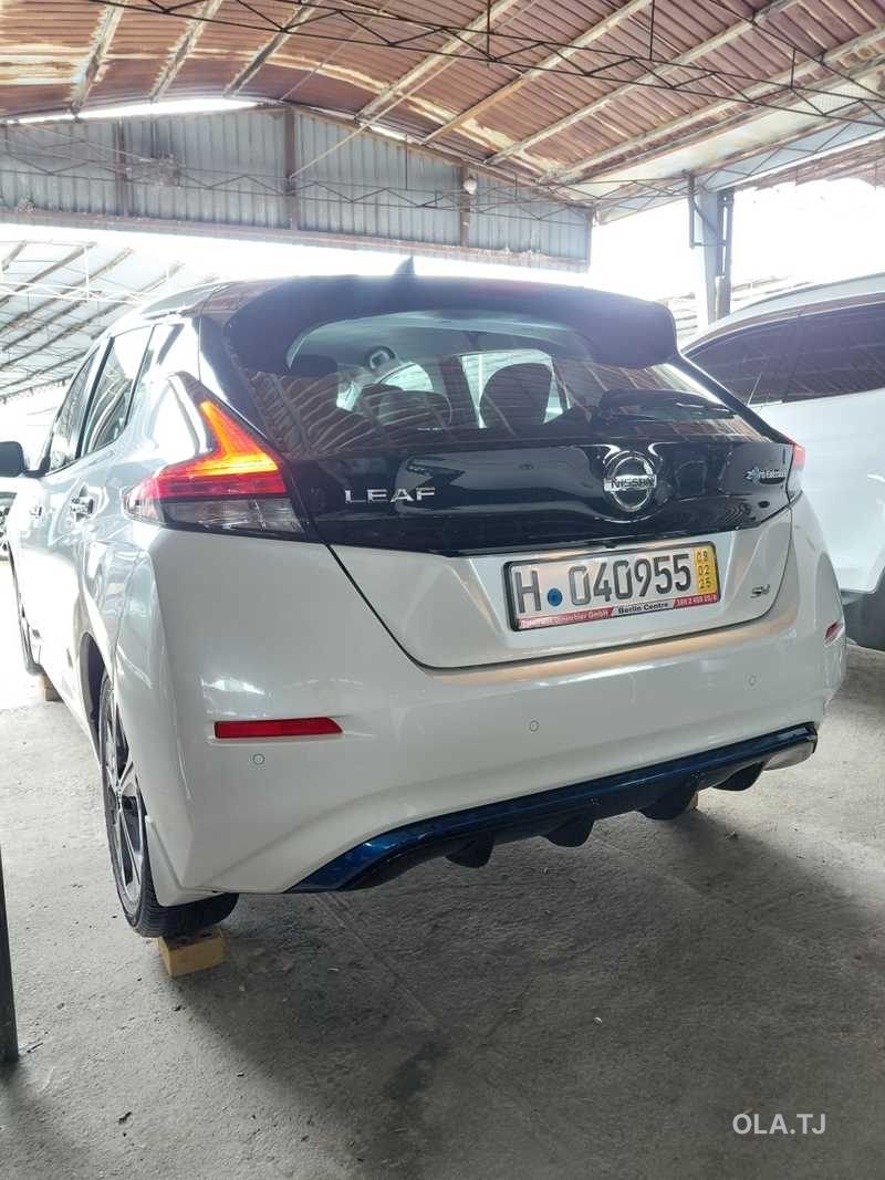 Nissan Leaf,  2020