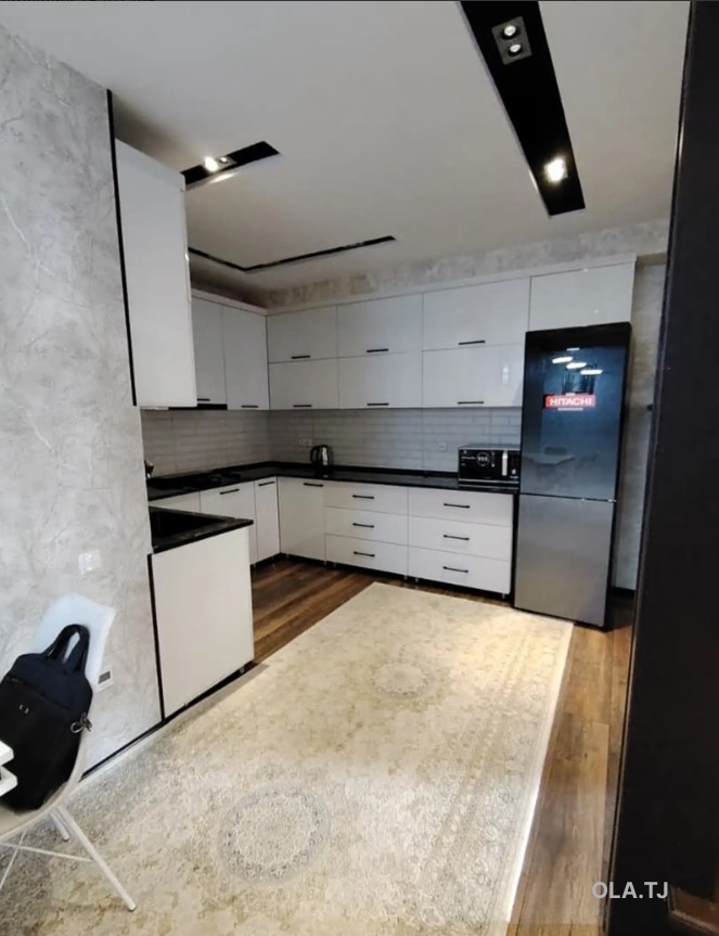 4 комнатная квартира, 11, 241 м²