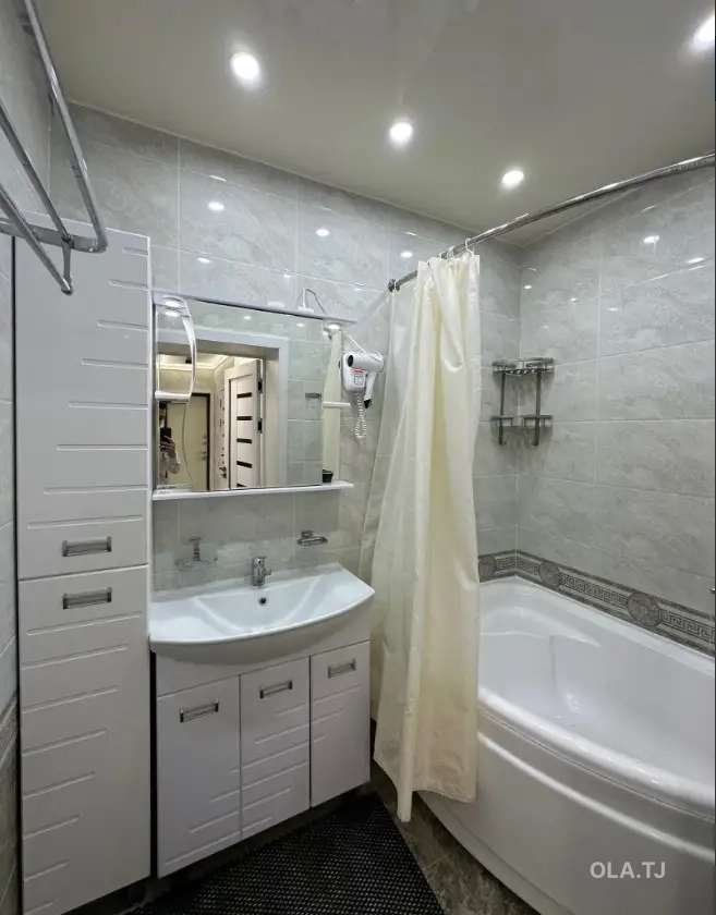 3 комнатная квартира, 2 этаж, 122м²