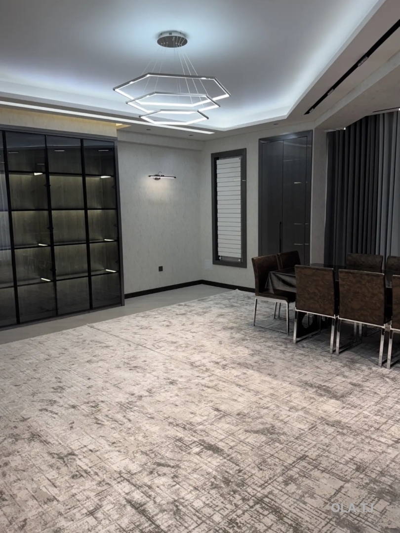 2 комнатная квартира, 9 этаж, 104 м²