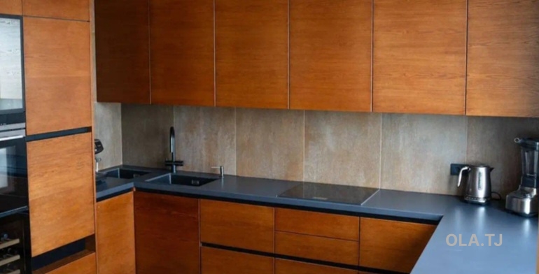 4 комнатная квартира, 5, 94 м²