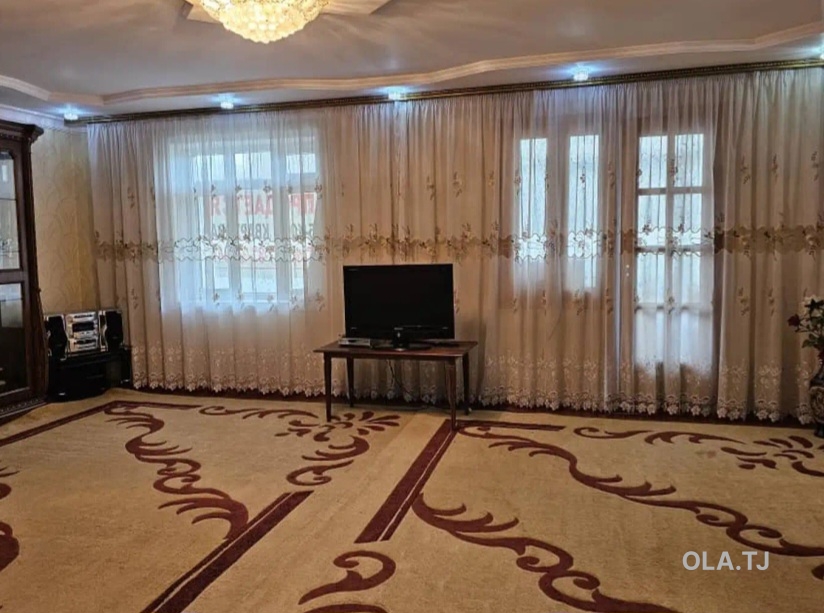 5 комнатная квартира, 3 этаж, 105 м²