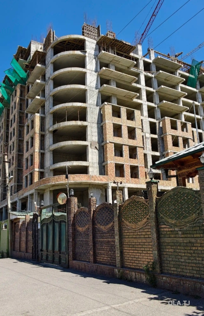 4 комнатная квартира, 17, 198 м²