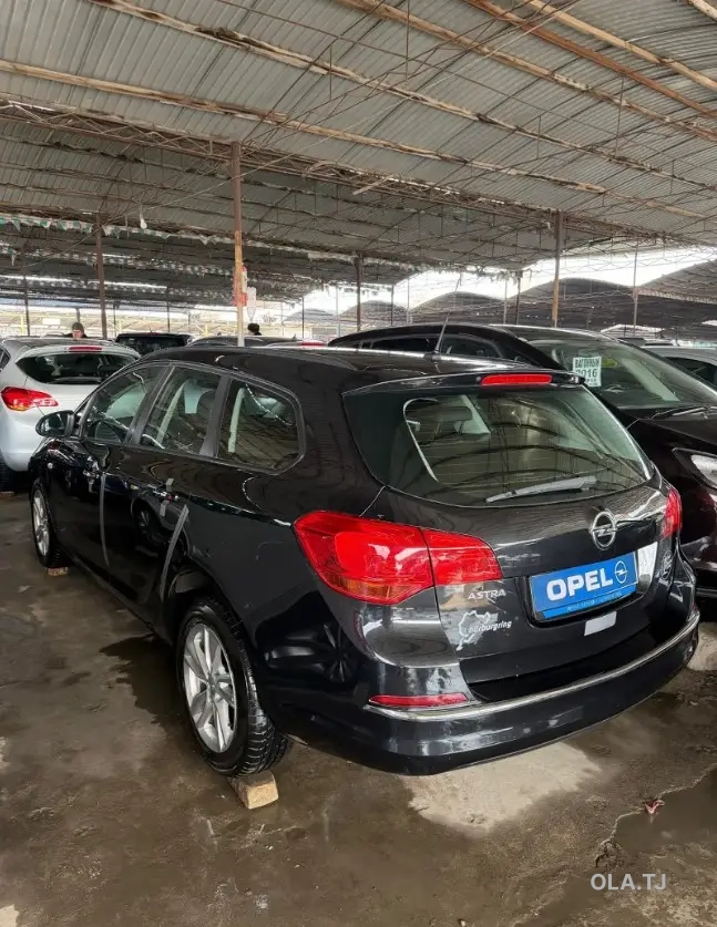Opel Astra J,  2015