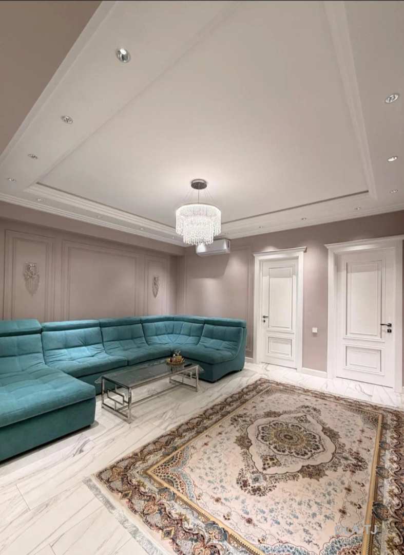 4 комнатная квартира, 8, 132 м²