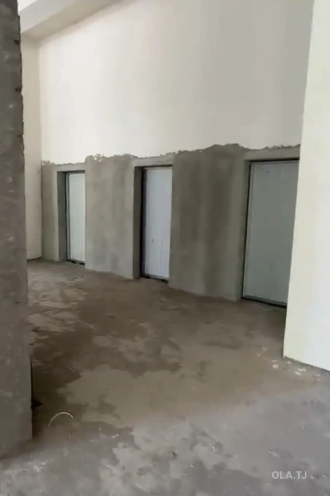 Помещение под магазин / салон, 1200м², голубой экран,,лаби рох