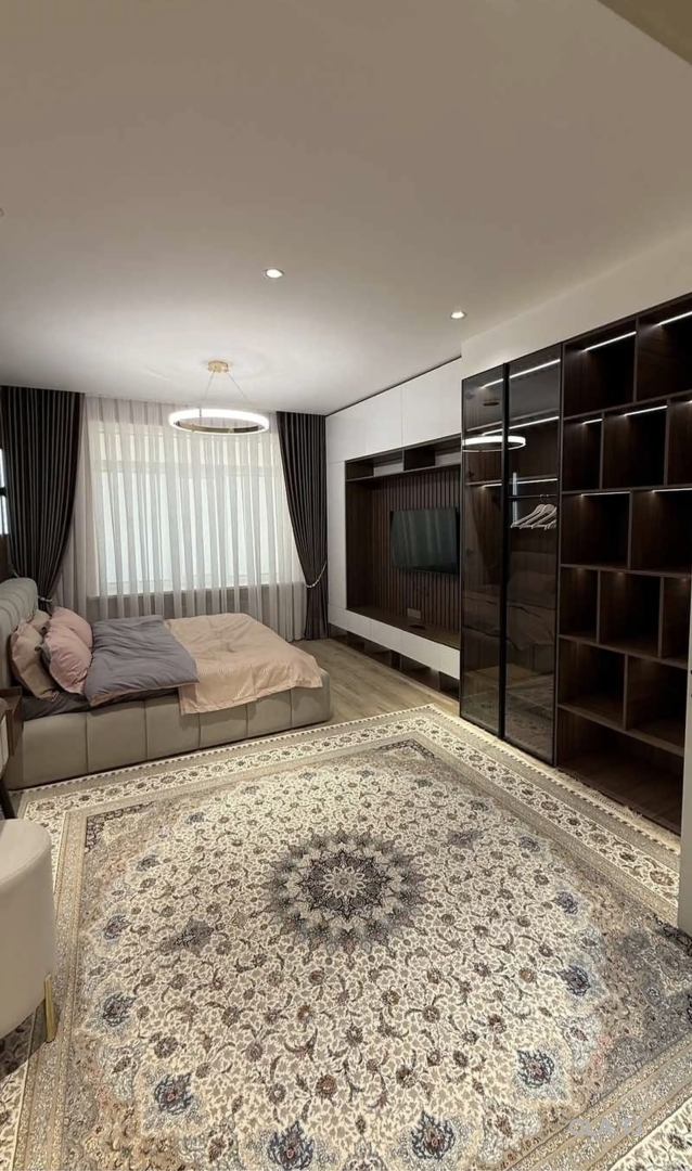 3 комнатная квартира, 3 этаж, 156 м²