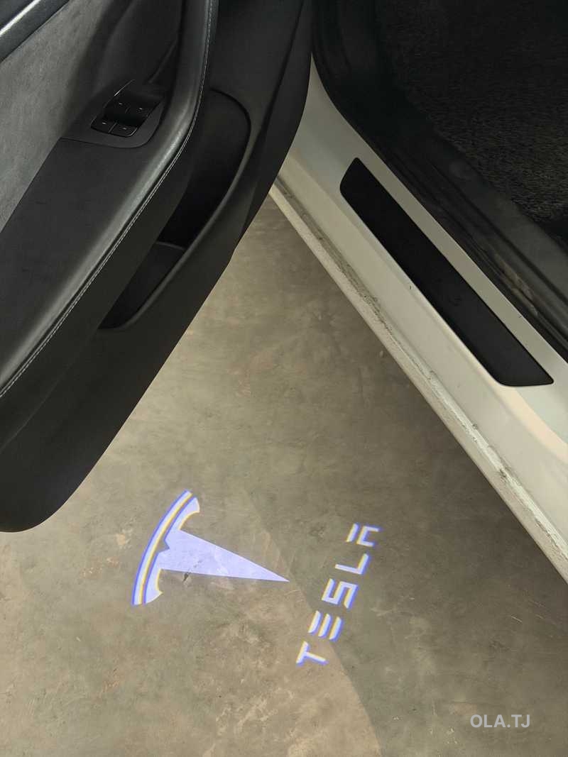 Tesla Model 3,  2021