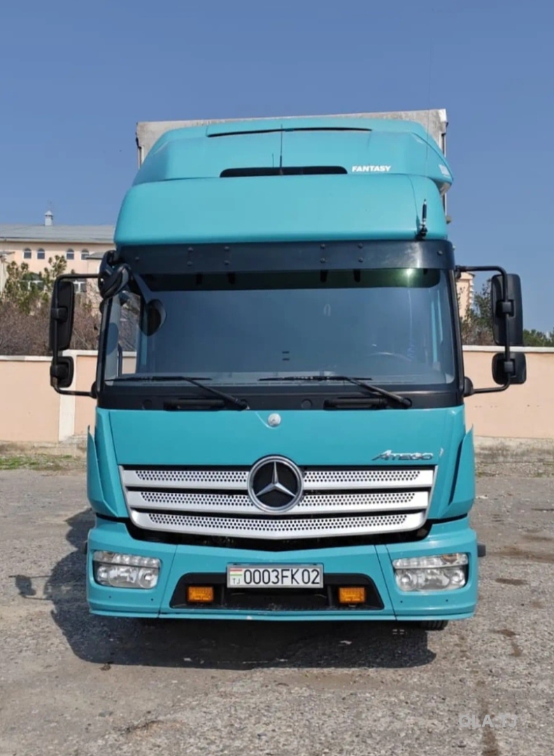 Бортовой грузовик Mercedes-Benz Atego, 2015