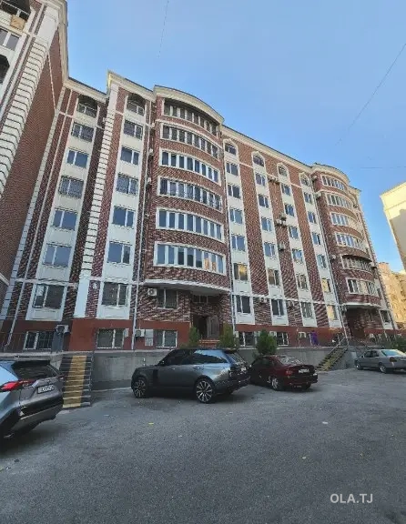 4 комнатная квартира, 1 этаж, 106 м²