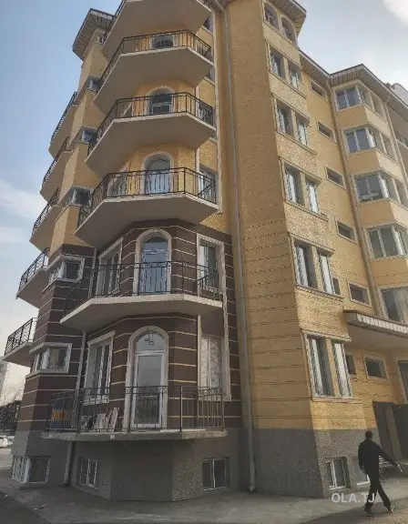 3 комнатная квартира, Цокольный этаж, 87 м²
