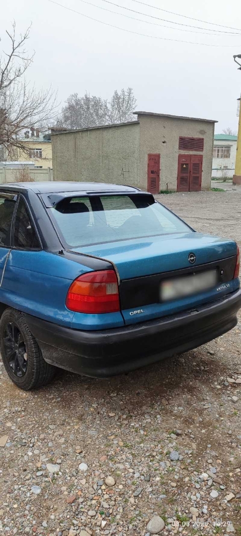 Opel Astra F,  1992