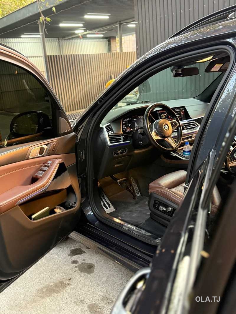 BMW X7,  2021