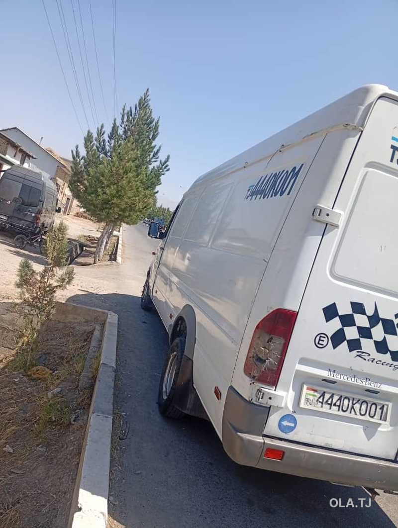 Фургон Mercedes-Benz Sprinter, 2006