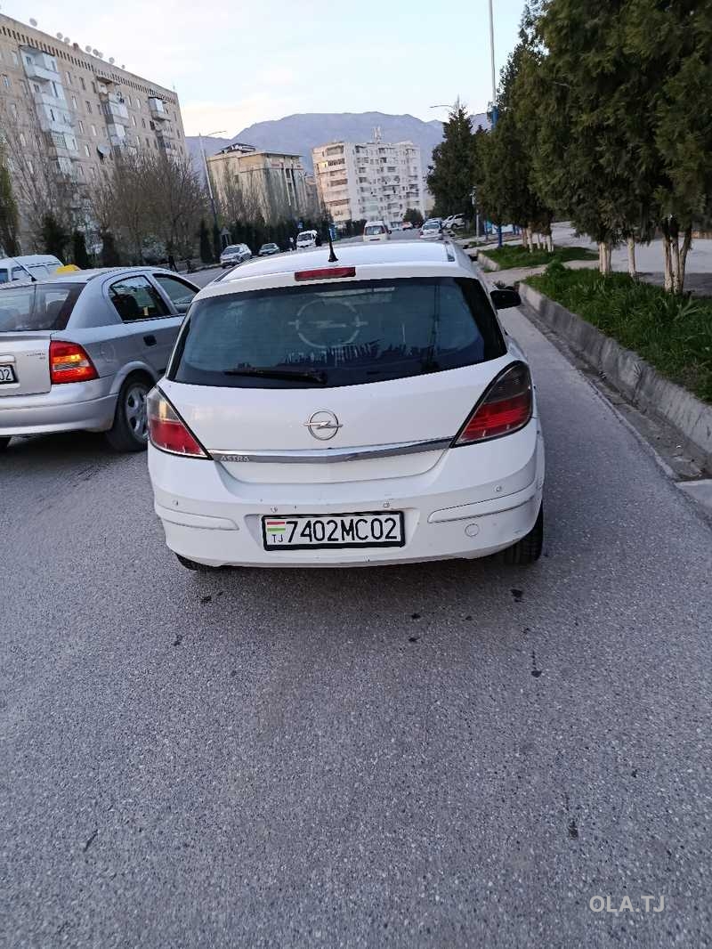 Opel Astra H,  2011