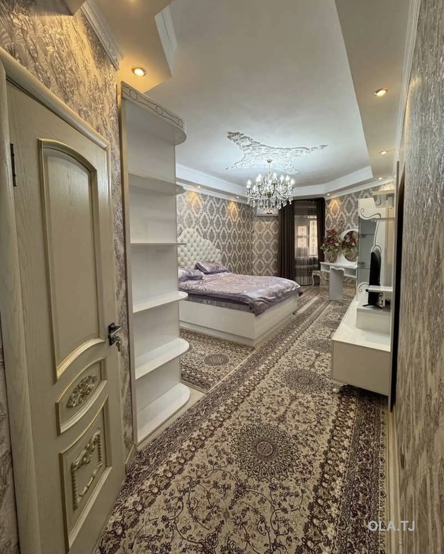 3 комнатная квартира, 8 этаж, 140 м²