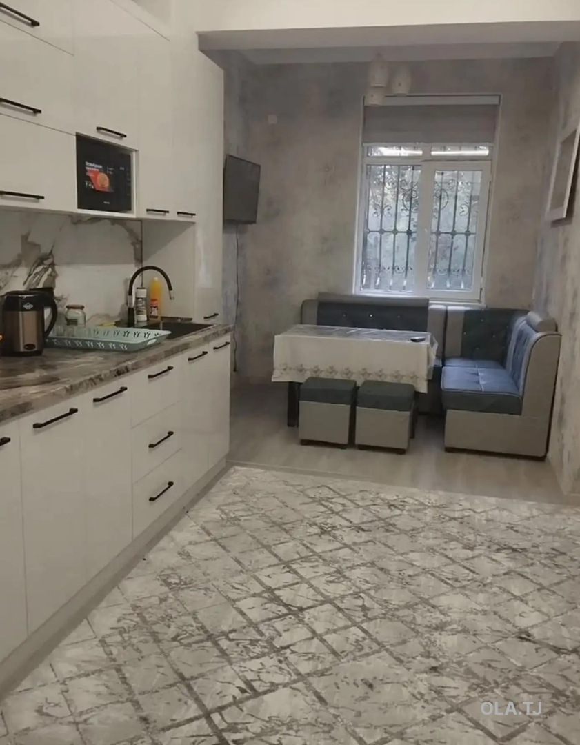 3 комнатная квартира, 2 этаж, 100 м²