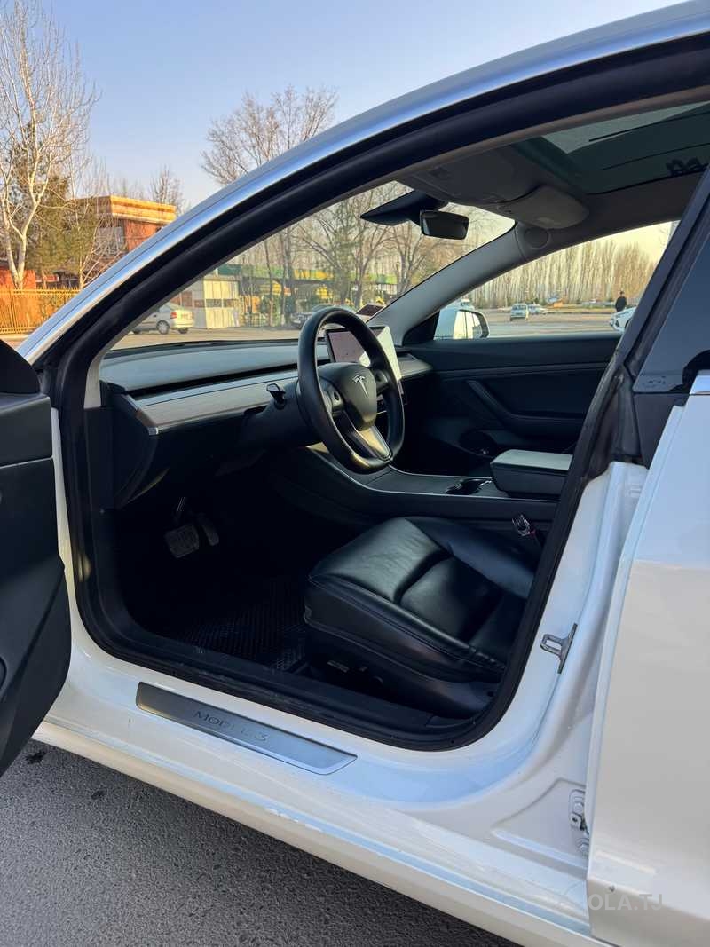 Tesla Model 3,  2021