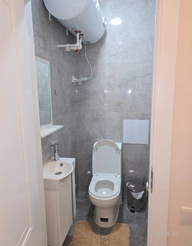 2 комнатная квартира,  этаж,