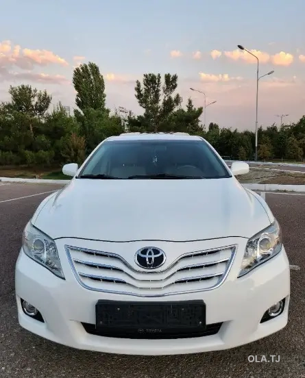 Toyota Camry,  2010