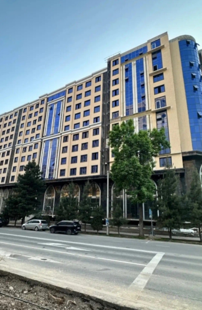 Помещение под свободное назначение, 183м², Зелёный базар, Улица Абдулкосима Лохути 5, Центр, Район Шохмансур.