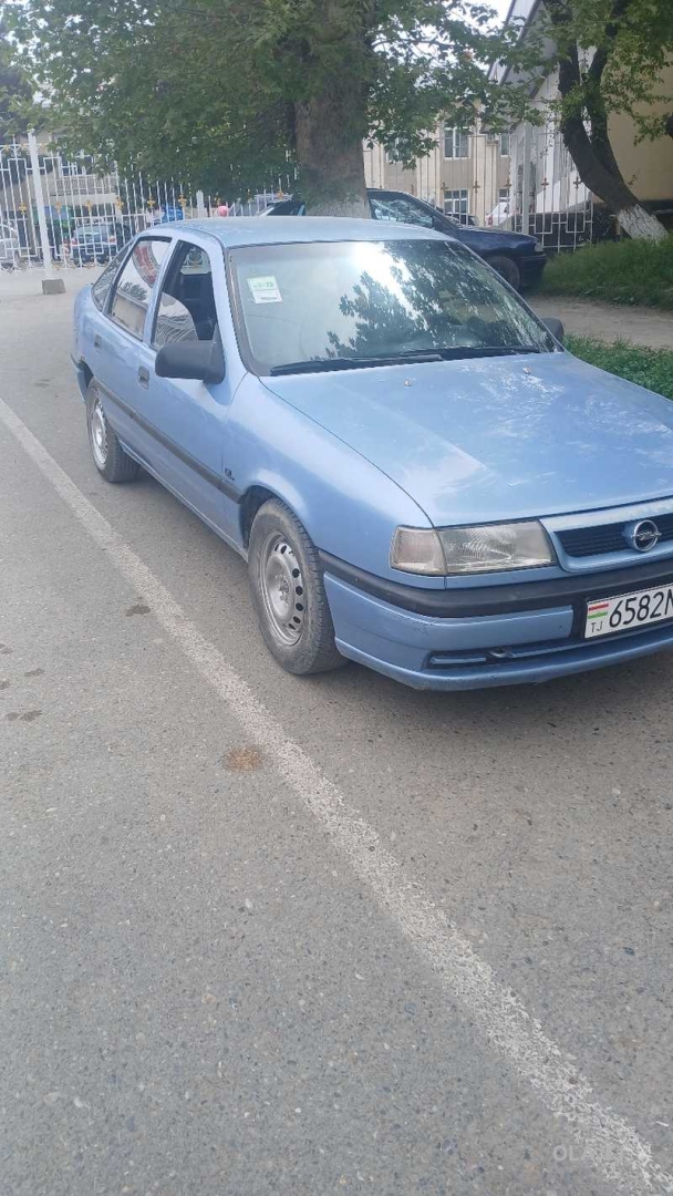 Opel Vectra A,  1992