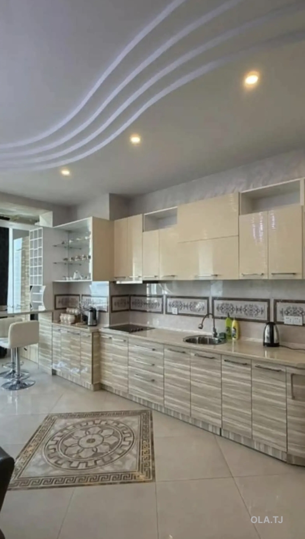 3 комнатная квартира, 8 этаж, 110 м²