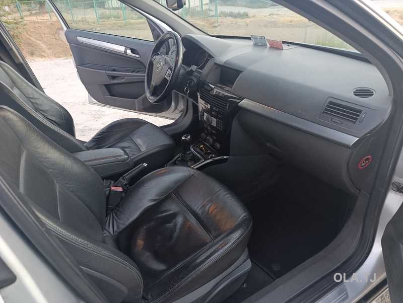 Opel Astra H,  2010