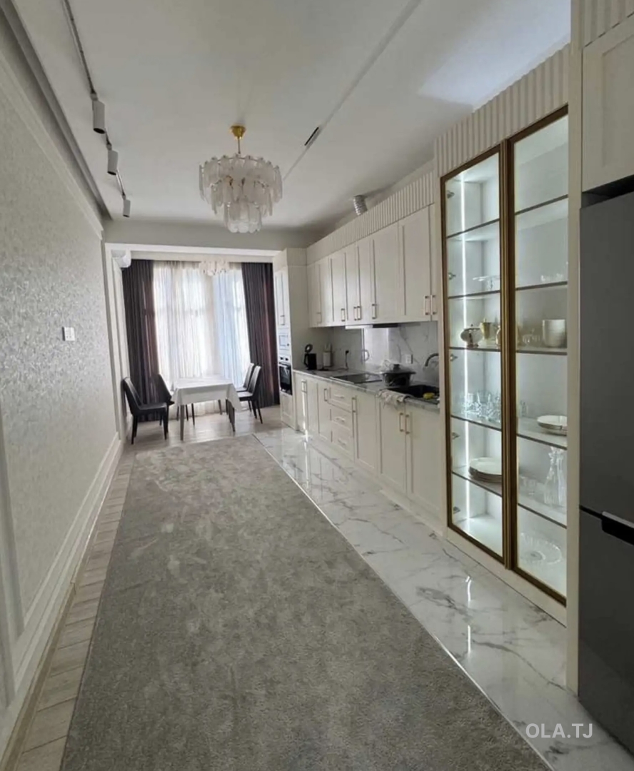 3 комнатная квартира, 13 этаж, 53 м²