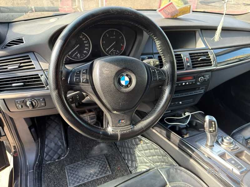 BMW X5,  2011
