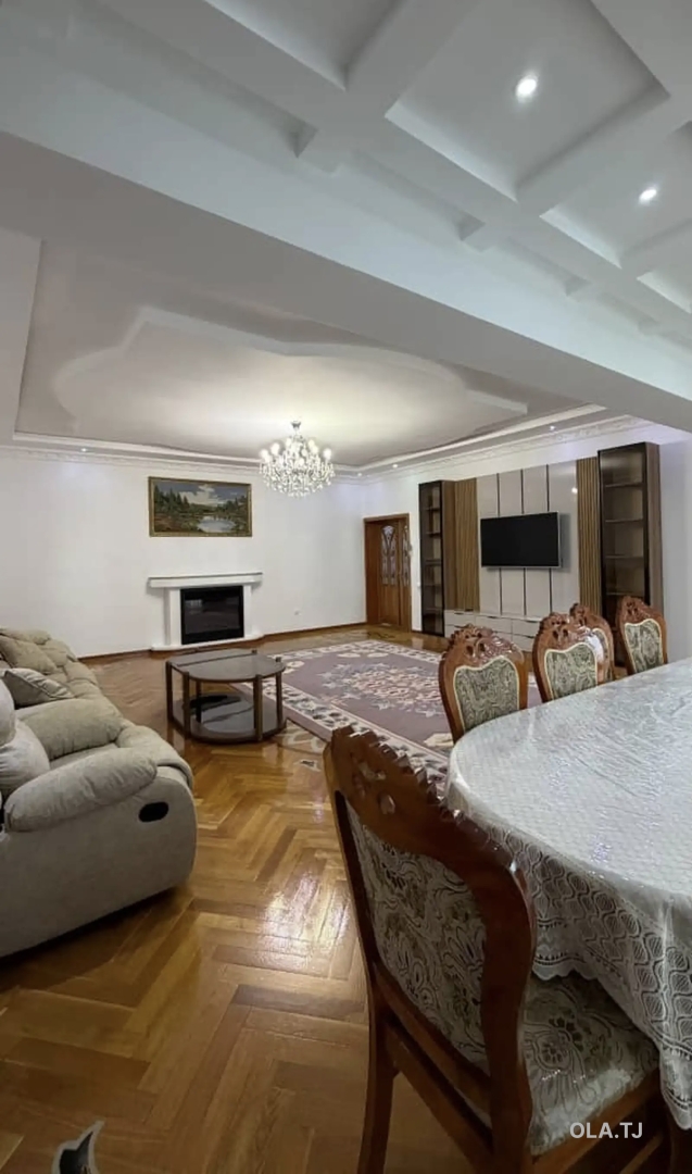3 комнатная квартира, 5 этаж, 140 м²