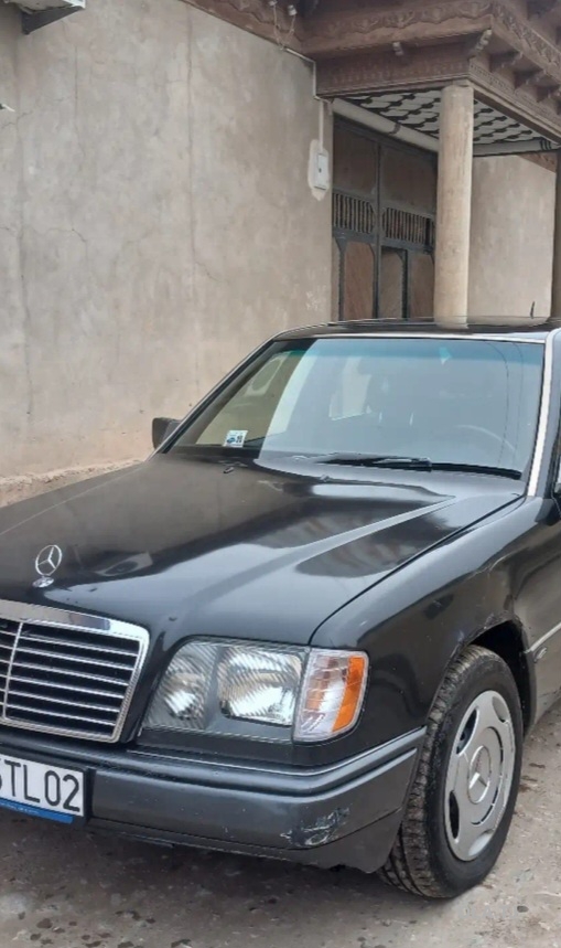 Mercedes-Benz E-Класс,  1993