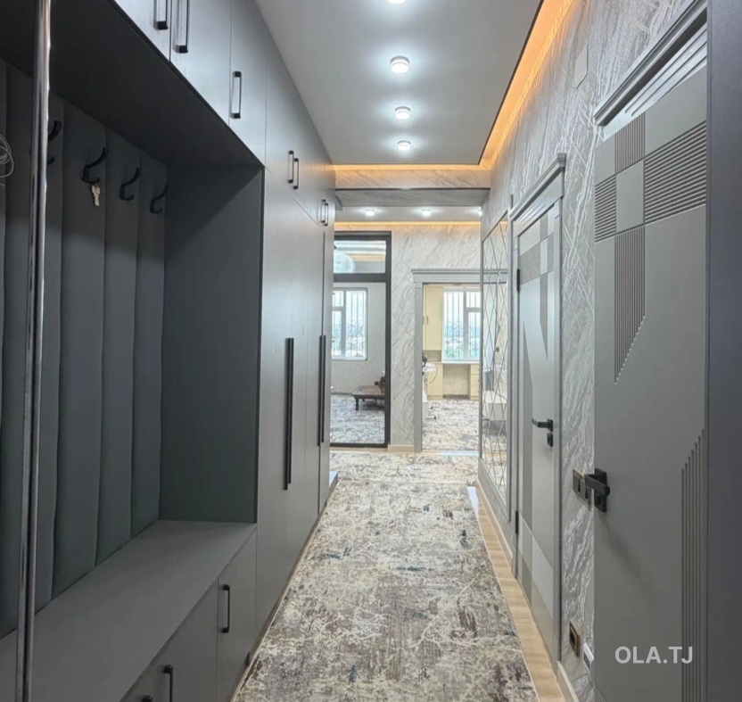 4 комнатная квартира, 5, 100 м²