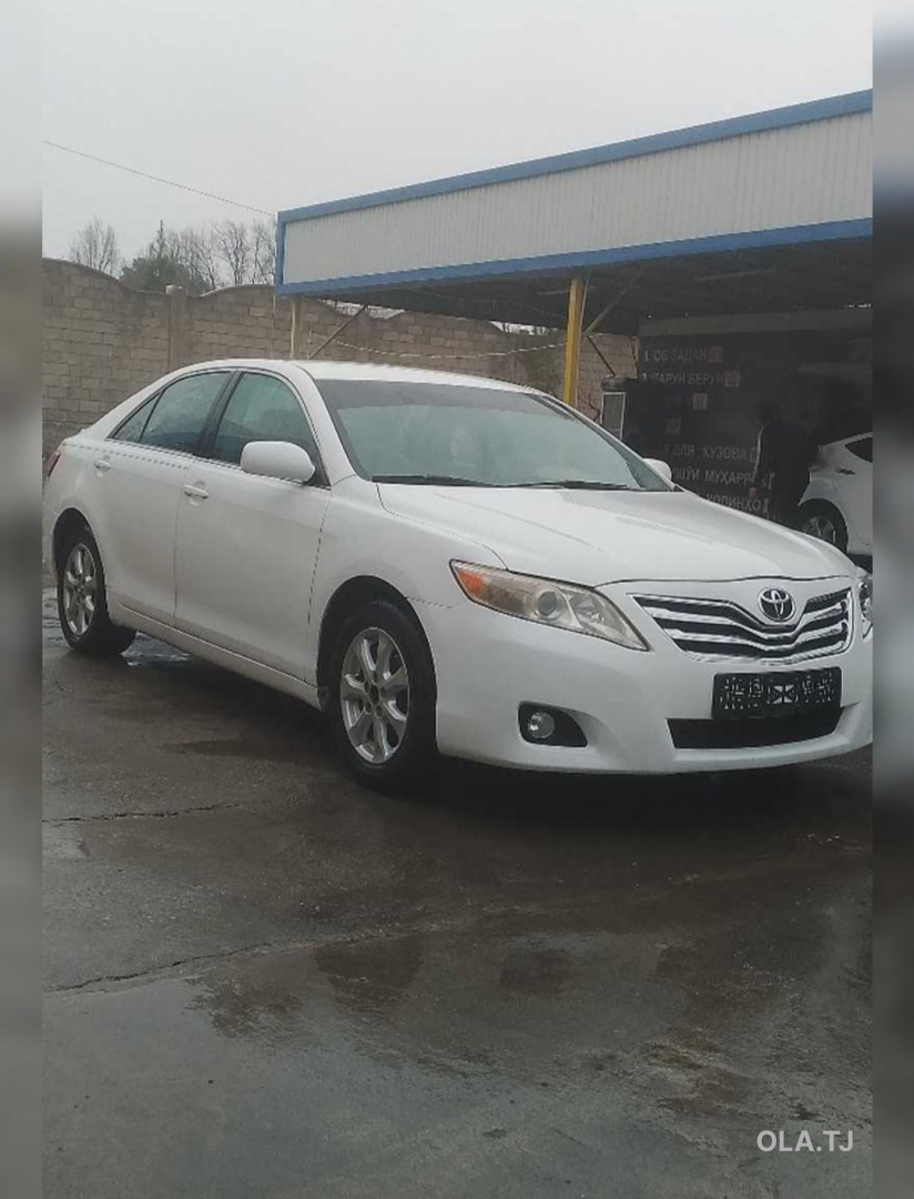 Toyota Camry,  2010