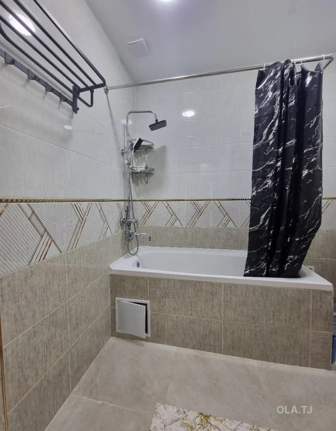 3 комнатная квартира, 2 этаж, 105 м²