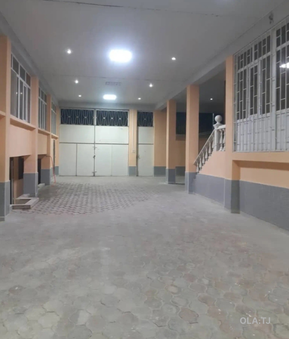 Офис в аренду, В бизнес-центре, 250 м²