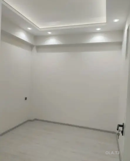 3 комнатная квартира, Цокольный этаж, 54 м²