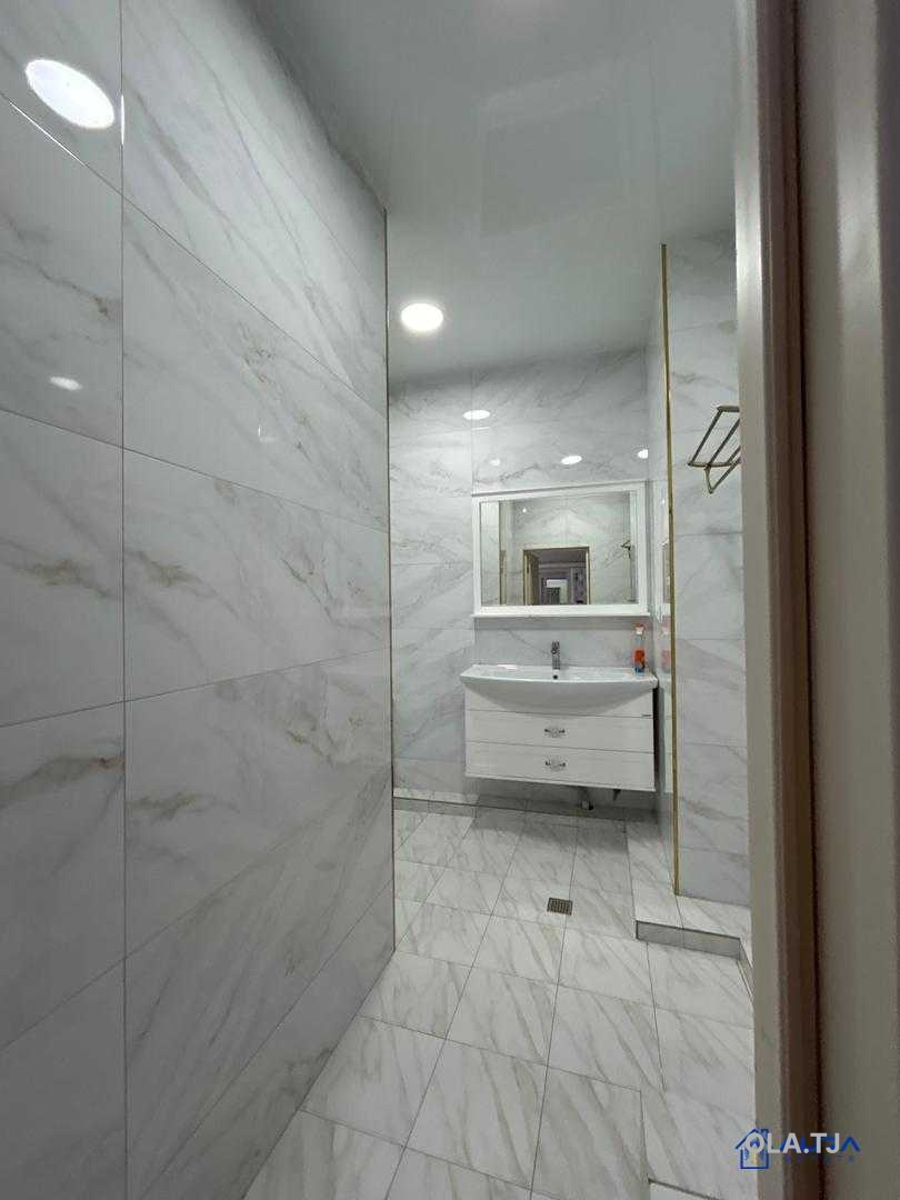 3 комнатная квартира, 20 этаж, 128 м²