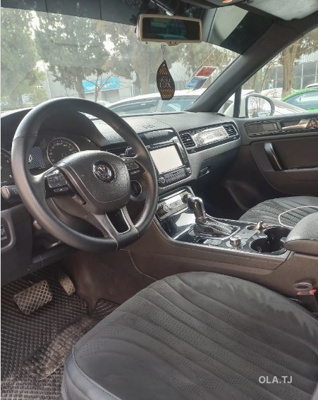 Volkswagen Touareg,  2011