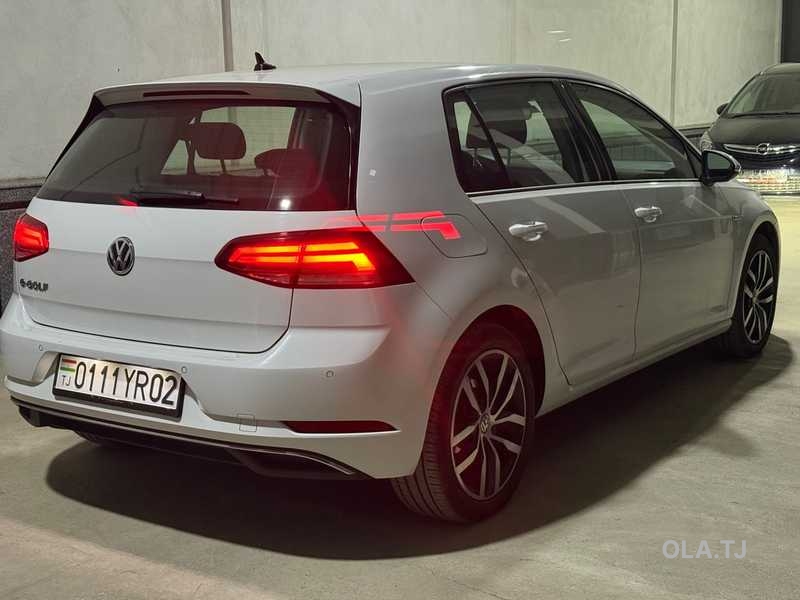 Volkswagen Golf,  2019