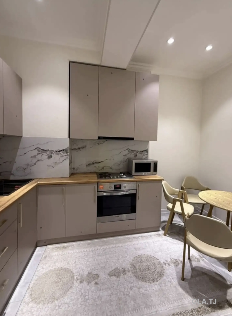 2 комнатная квартира, 13 этаж, 77 м²