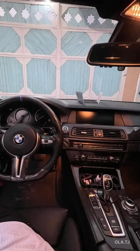 BMW 5 серия,  2013