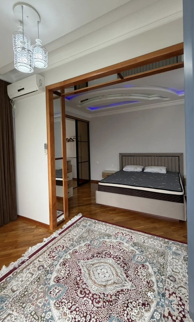 3 комнатная квартира, 5 этаж, 140 м²