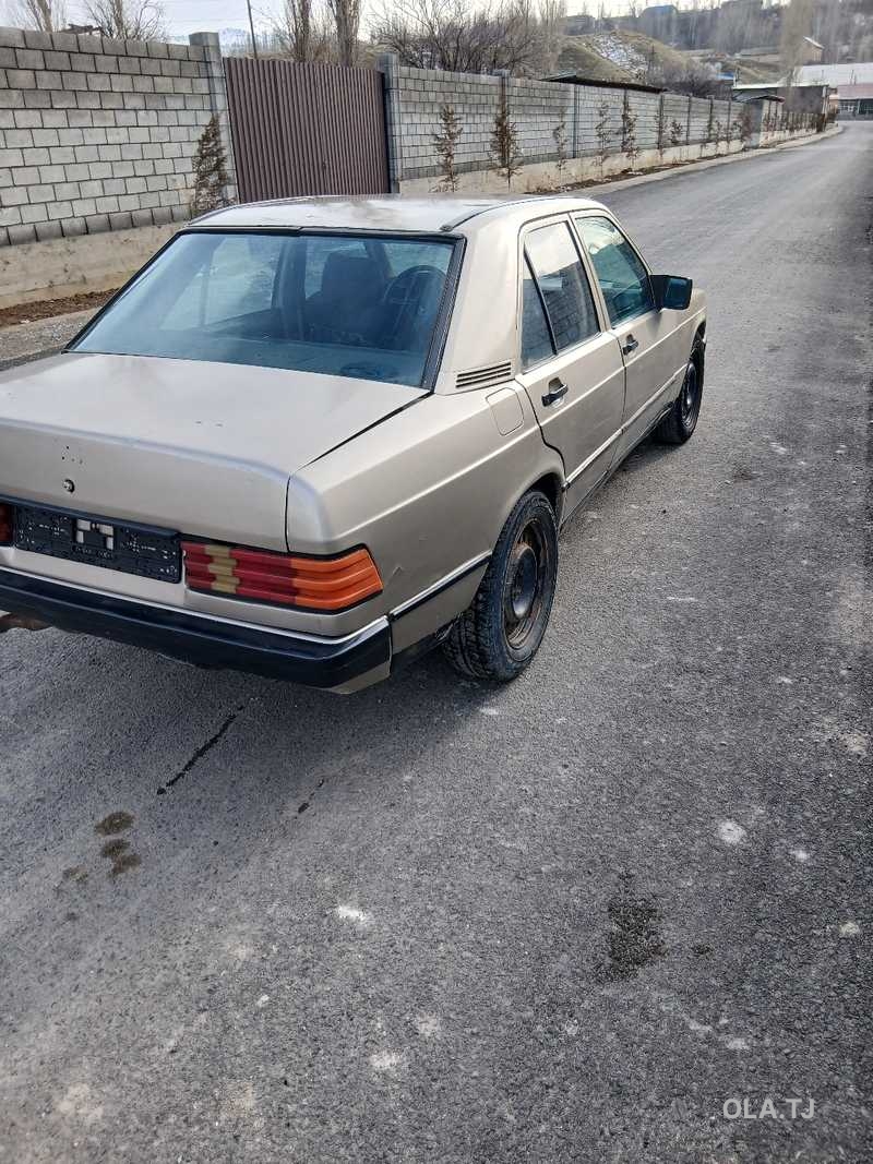Mercedes-Benz W201,  1990
