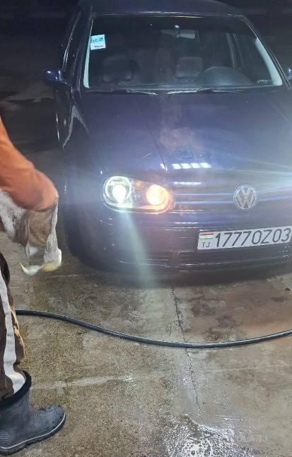 Volkswagen Golf,  2001