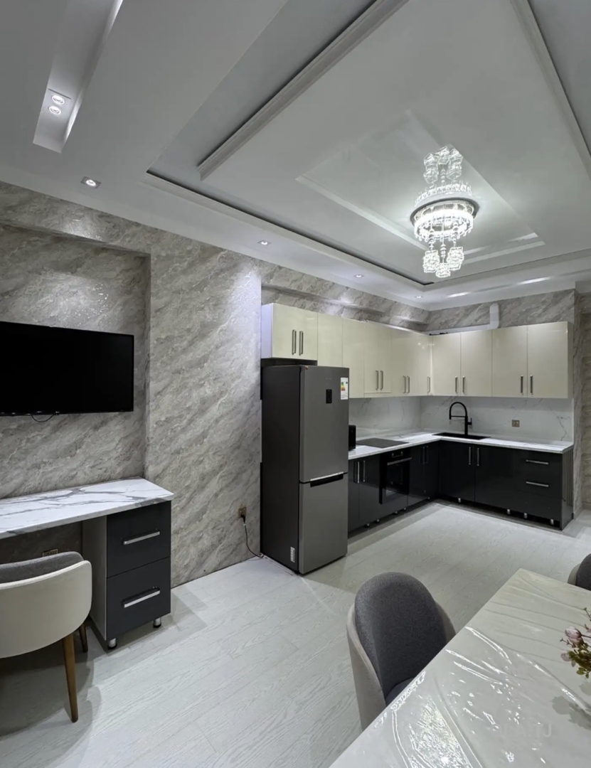2 комнатная квартира, 8 этаж, 95 м²