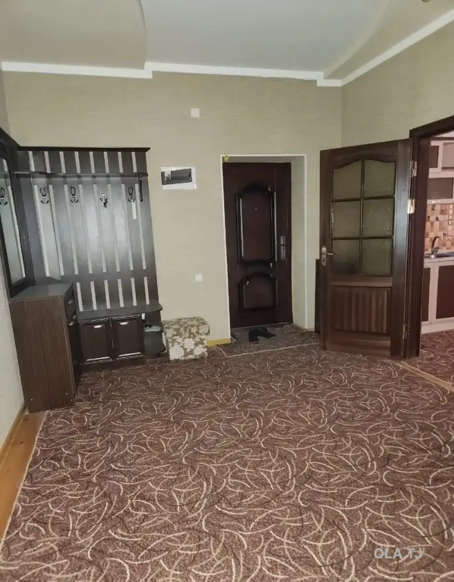 3 комнатная квартира, 2 этаж, 100 м²