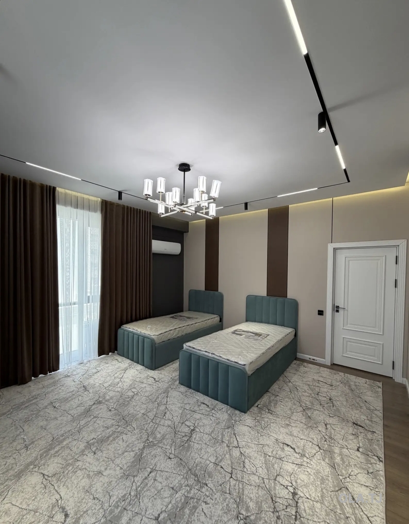 3 комнатная квартира, 14 этаж, 140 м²