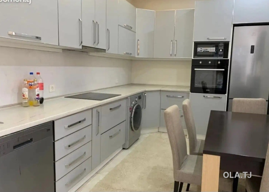 3 комнатная квартира, 9 этаж, 140 м²