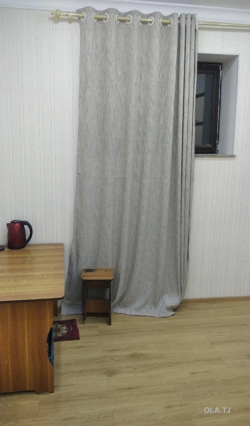 Комната в 4 комнатной квартире, Цокольный/,